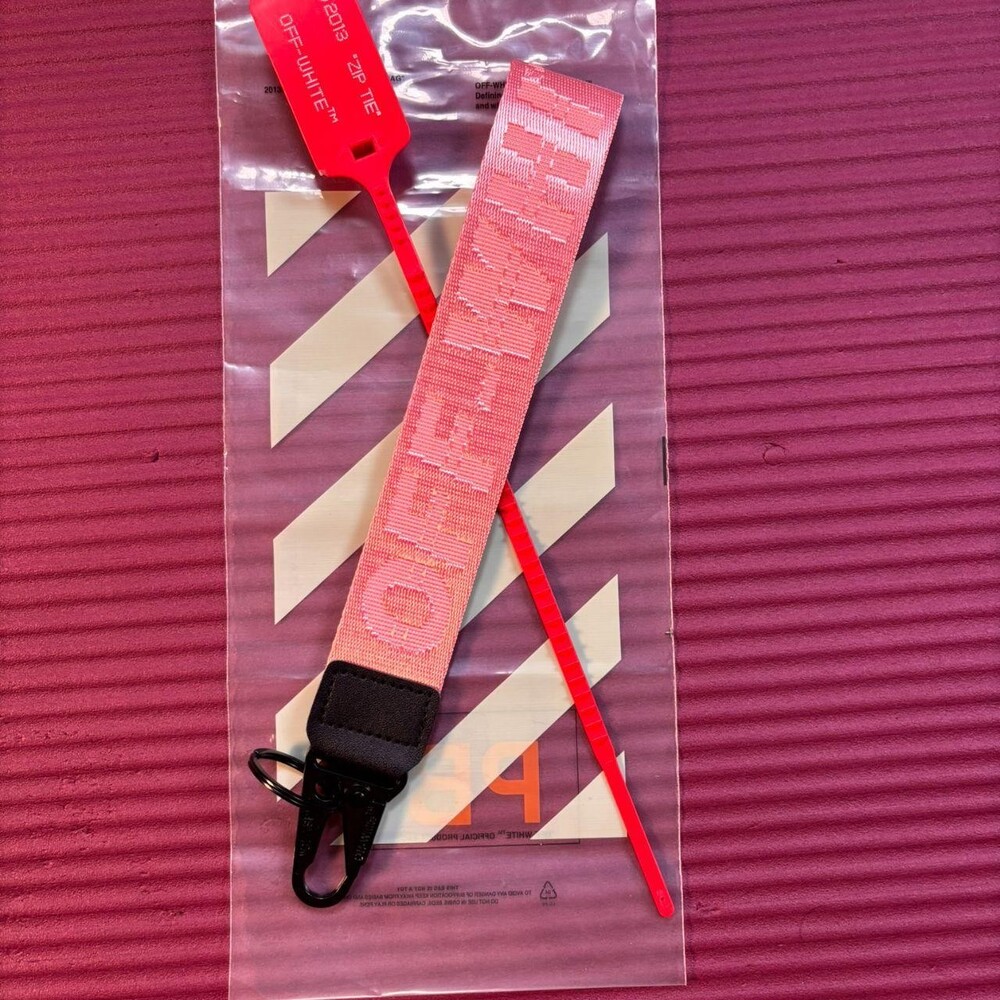 🩷 Pink | Off-White | Neck Lanyard ──────────────────────────────── type: neck l
